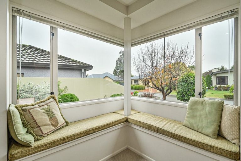 Photo of property in 8 Saint Hill Rise, Havelock North, 4130