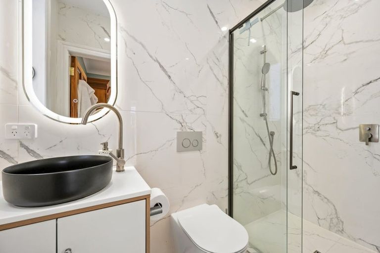 Photo of property in 25 Newman Terrace, Thorndon, Wellington, 6011