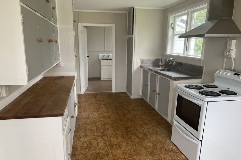 Photo of property in 11 Goldsmith Crescent, Levin, 5510