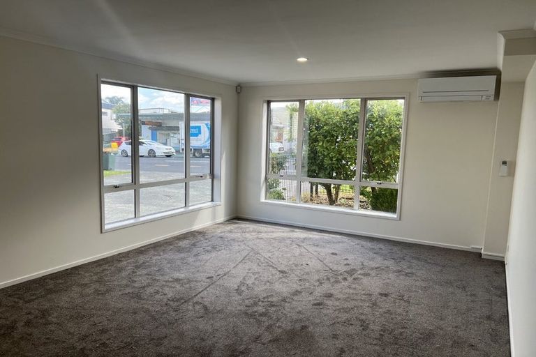 Photo of property in 19 Akeake Lane, Manurewa, Auckland, 2102