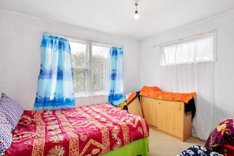 Photo of property in 27 Sunvue Road, Glen Eden, Auckland, 0602