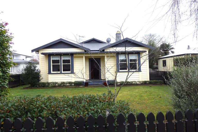 Photo of property in 16 Queen Street, Cambridge, 3434