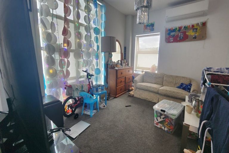 Photo of property in 2a/1 Gibbons Street, Upper Hutt, 5018