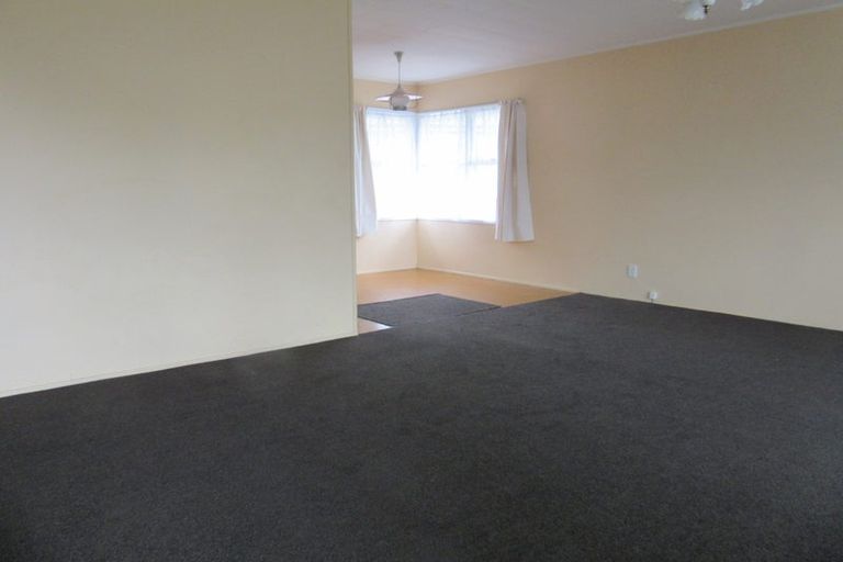 Photo of property in 14 Lindis Place, Mangere Bridge, Auckland, 2022