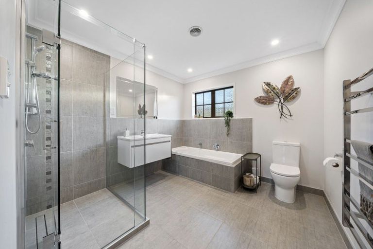 Photo of property in 11 Revell Court, Pukekohe, 2120