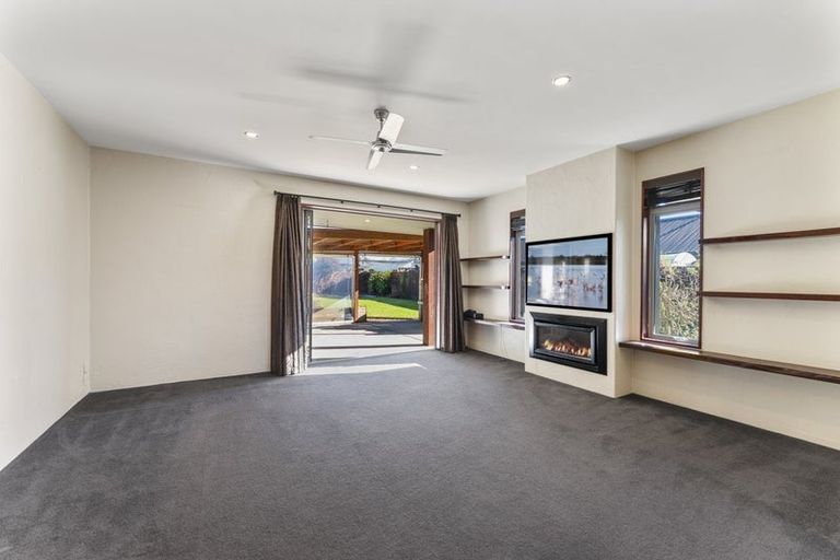 Photo of property in 10 Ryeland Avenue, Wakefield, 7025