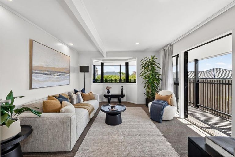 Photo of property in 2/10 Sylvan Park Avenue, Milford, Auckland, 0620