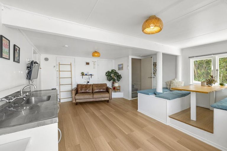 Photo of property in 70 Wainui Road, Raglan, 3225