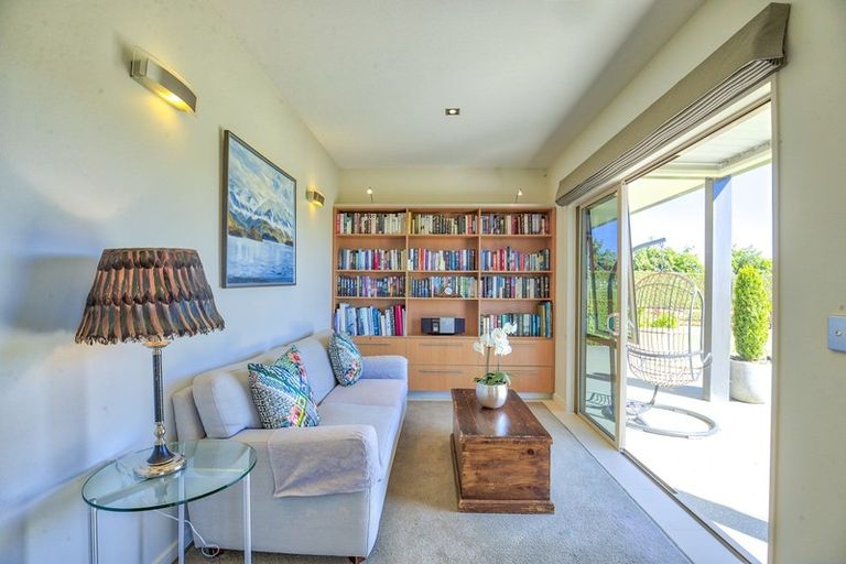Photo of property in 17 Foxglove Heights, Wanaka, 9305