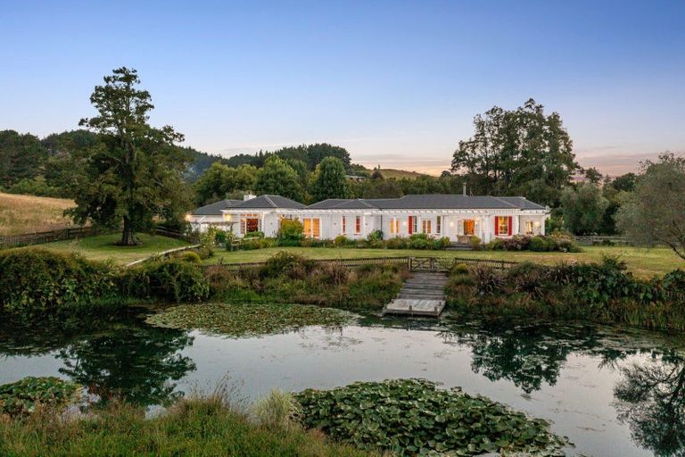 Photo of property in 75 Sutton Road, Brookby, Manurewa, 2576