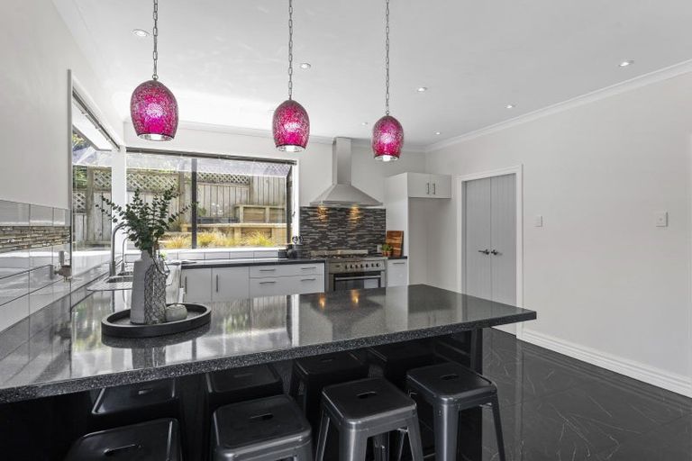 Photo of property in 15 Observatory Close, Whitby, Porirua, 5024