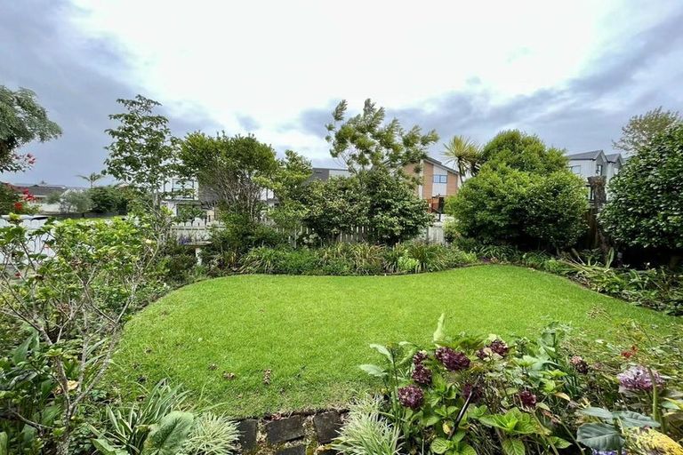 Photo of property in 50 Kervil Avenue, Te Atatu Peninsula, Auckland, 0610