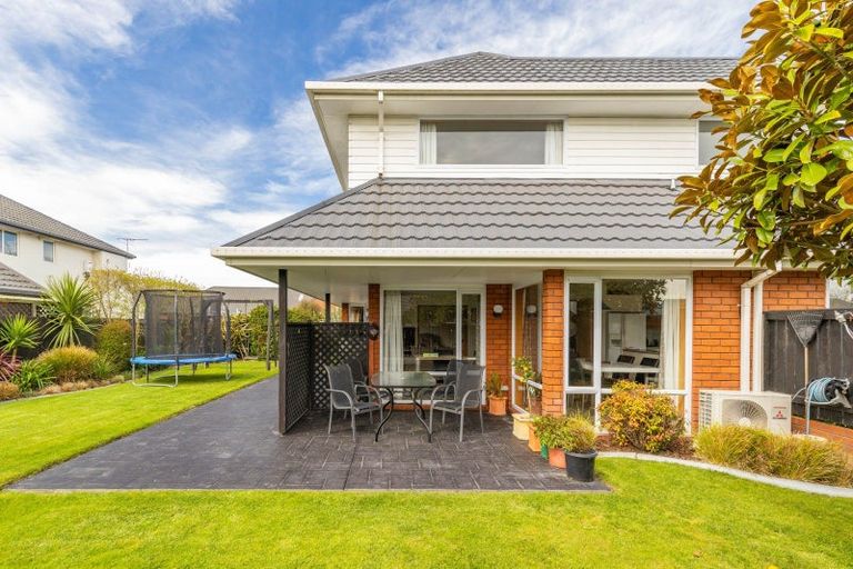 Photo of property in 2 Millcroft Place, Parklands, Christchurch, 8083