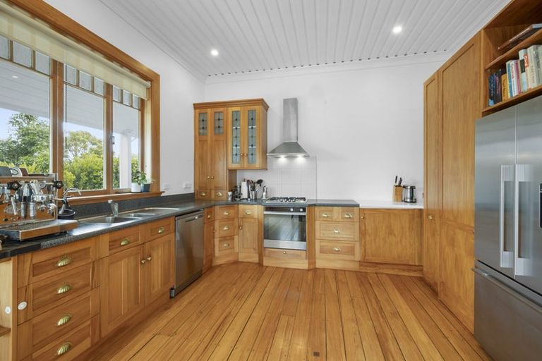 Photo of property in 68 Wallace Place, Westown, New Plymouth, 4310