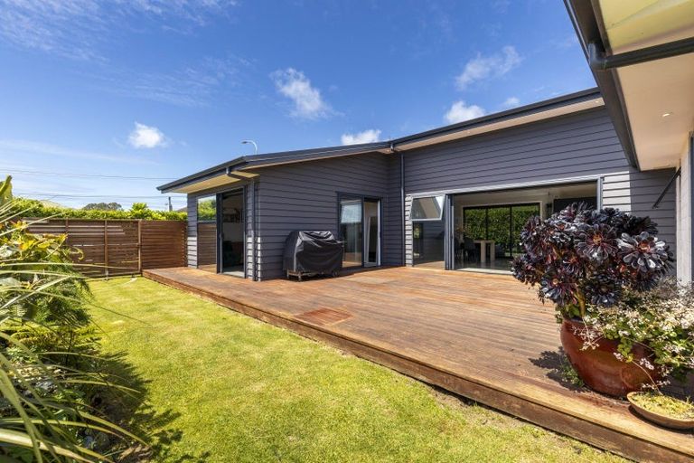 Photo of property in 1 Armstrong Avenue, Waitara, 4320