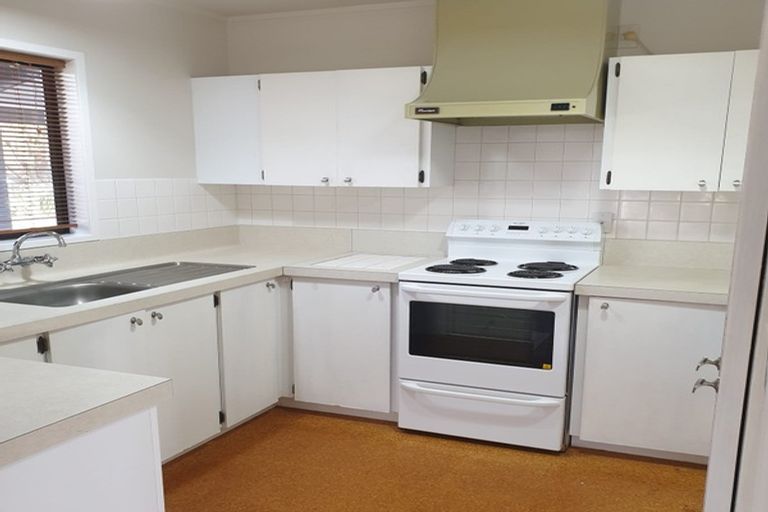 Photo of property in 82 Sandspit Road, Waiuku, 2123