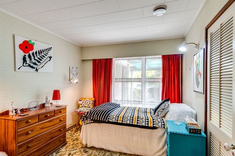 Photo of property in 110 Avondale Road, Taradale, Napier, 4112