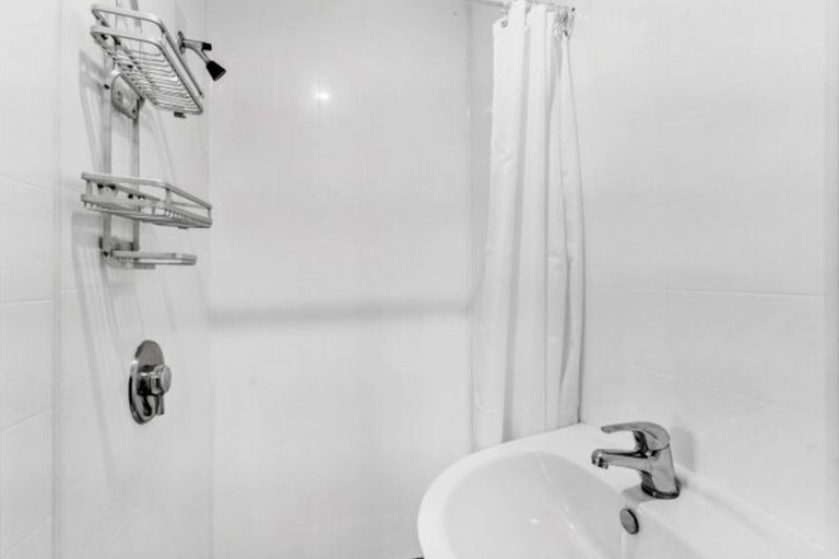 Photo of property in 34 Richmond Avenue, Karori, Wellington, 6012
