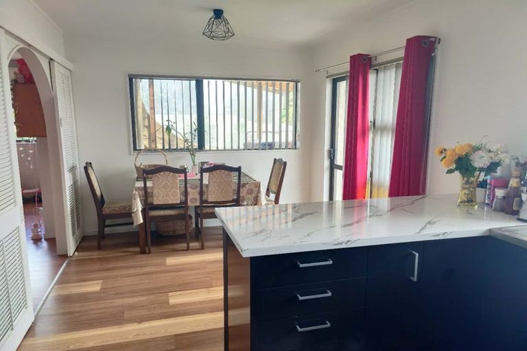 Photo of property in 22 Philson Terrace, Browns Bay, Auckland, 0630