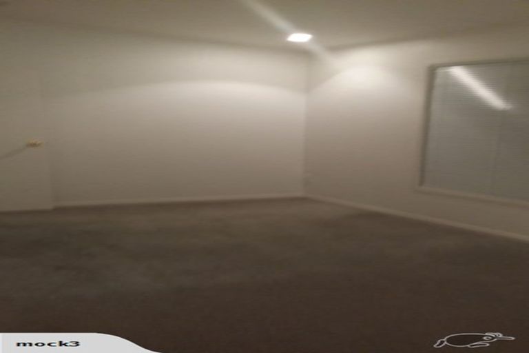 Photo of property in 35 Cyclarama Crescent, Massey, Auckland, 0614