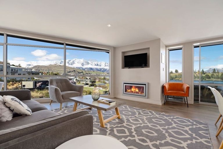 Photo of property in Rahiri Apartments, 8/23 Adelaide Street, Queenstown, 9300