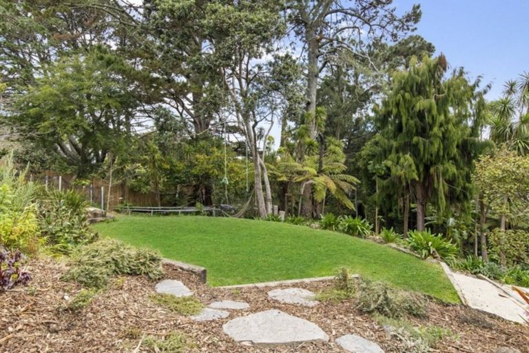 Photo of property in 85 Barrys Road, Glendene, Auckland, 0602