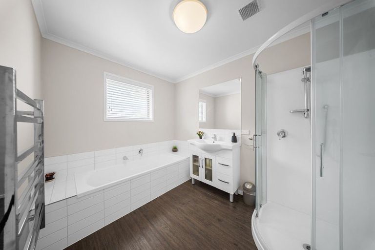 Photo of property in 2 Ballintoy Park Drive, Welcome Bay, Tauranga, 3175