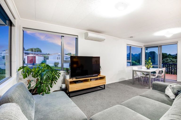 Photo of property in 4 Staysail Place, Whitby, Porirua, 5024