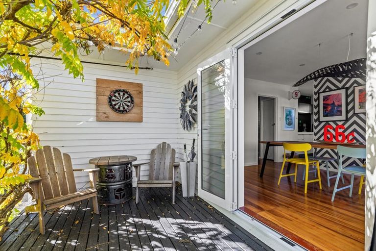 Photo of property in 9 Palmerston Road, Havelock North, 4130