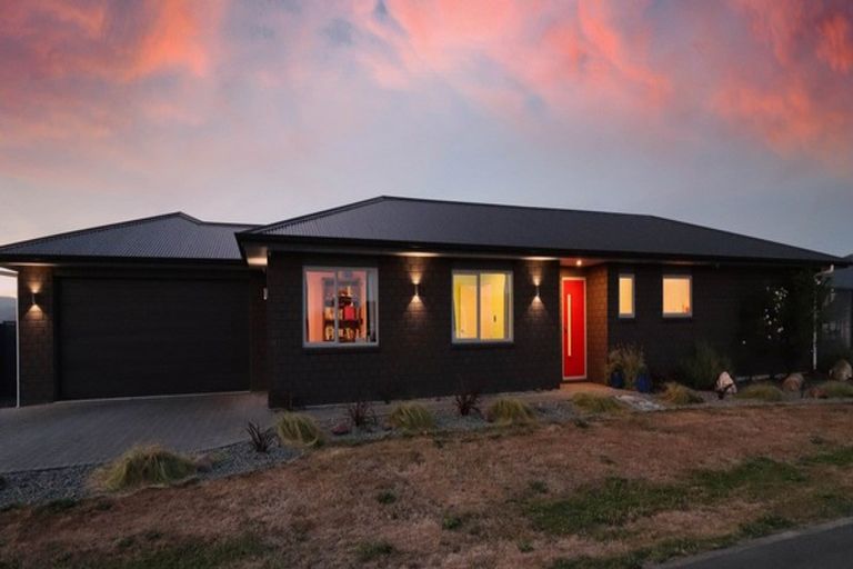 Photo of property in 1 Routhan Way, Carterton, 5713