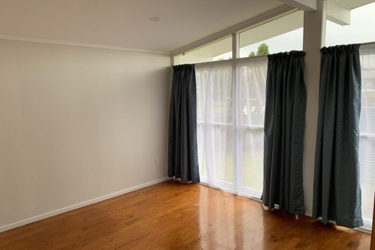 Photo of property in 15 Glen Norman Avenue, Henderson, Auckland, 0610
