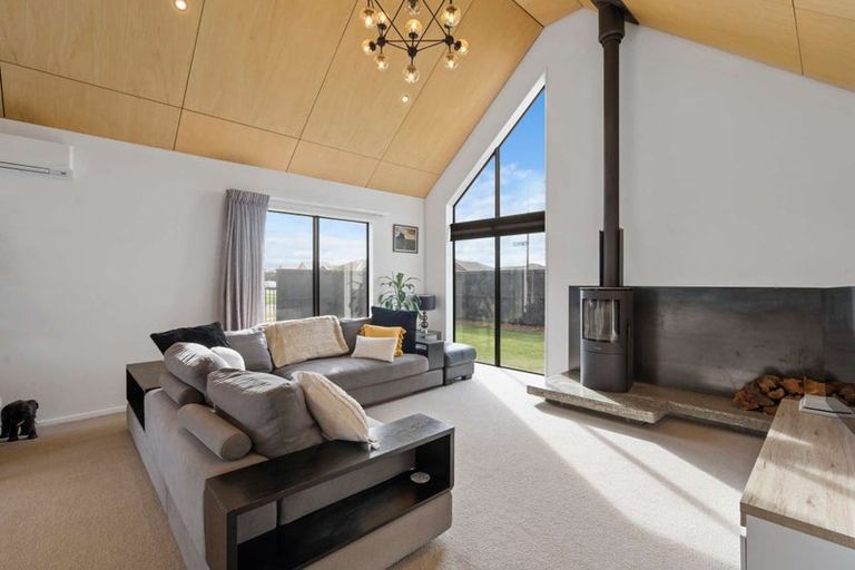 Photo of property in 22 Longcot Drive, Rolleston, 7615