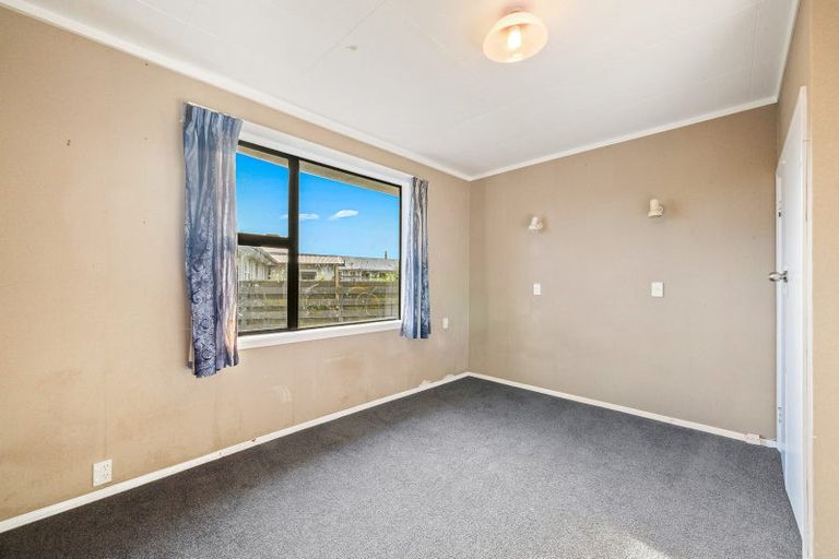 Photo of property in 23 Mazengarb Road, Paraparaumu Beach, Paraparaumu, 5032
