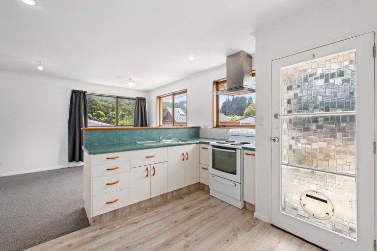 Photo of property in 2-1a Leicester Street, Picton, 7220