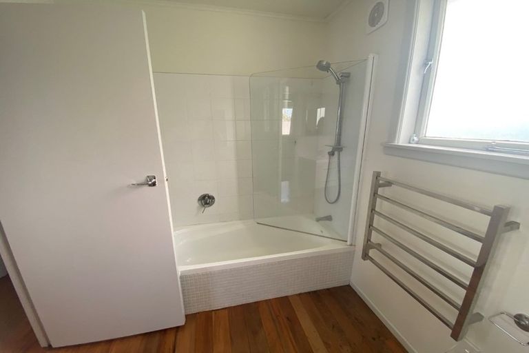 Photo of property in 1/14 Roberts Road, Te Atatu South, Auckland, 0610