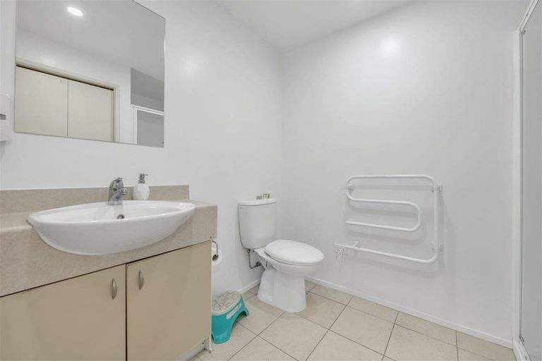 Photo of property in 1/28 Oneroa Road, East Tamaki, Auckland, 2013