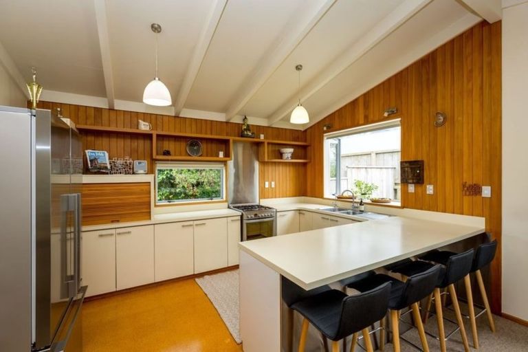 Photo of property in 11 Handley Place, Glen Avon, New Plymouth, 4312