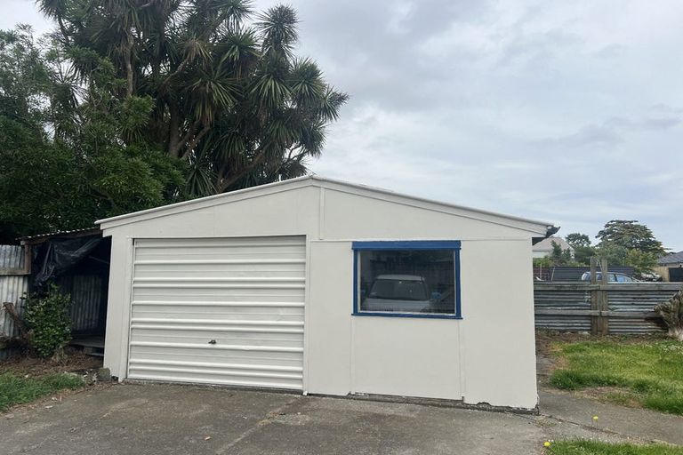 Photo of property in 20 Mckenzie Street, Levin, 5510