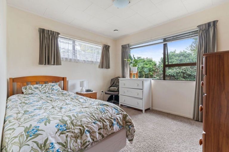Photo of property in 2 Loasby Place, Greytown, 5712