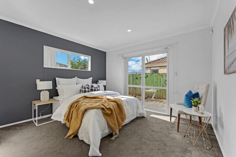 Photo of property in 96a Manuroa Road, Takanini, 2112