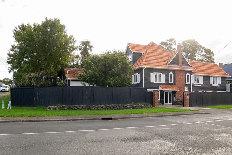 Photo of property in 38a/1 Norwood Road, Bayswater, Auckland, 0622