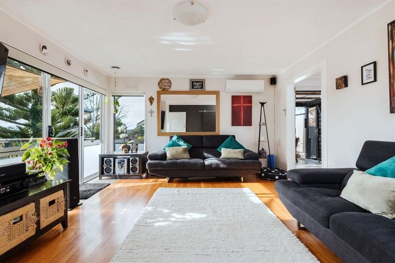 Photo of property in 1/21 Solar Road, Glen Eden, Auckland, 0602