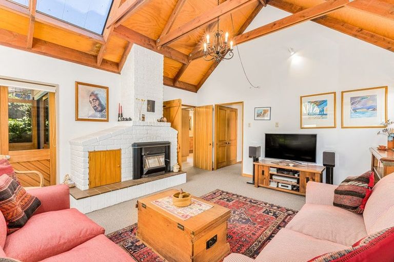 Photo of property in 146 Breaker Bay Road, Breaker Bay, Wellington, 6022