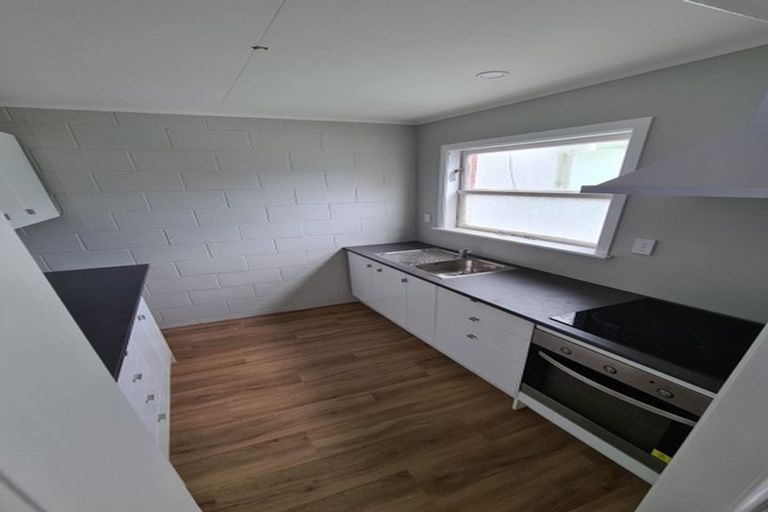 Photo of property in Shakespeare Flats, 8/48 Merton Street, Trentham, Upper Hutt, 5018