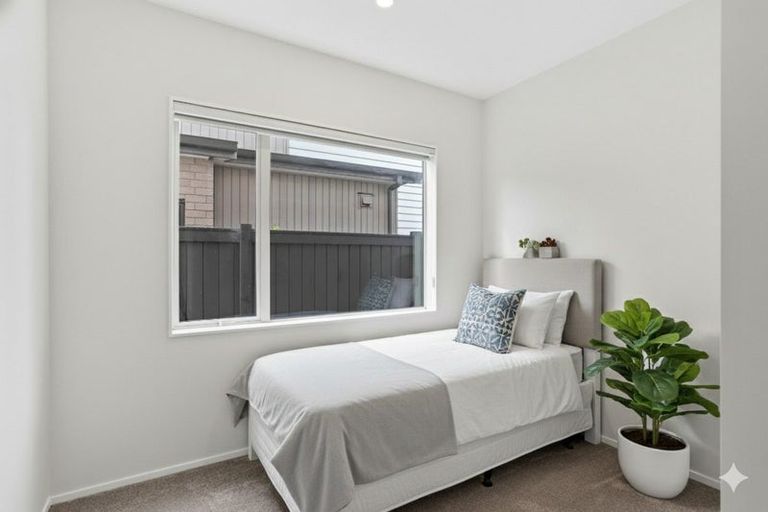Photo of property in 28 Gecko Road, Hobsonville, Auckland, 0616