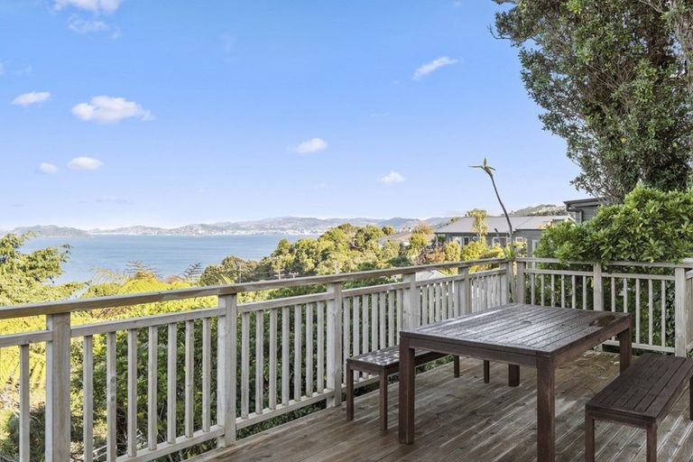 Photo of property in 25 Singers Road, Korokoro, Lower Hutt, 5012