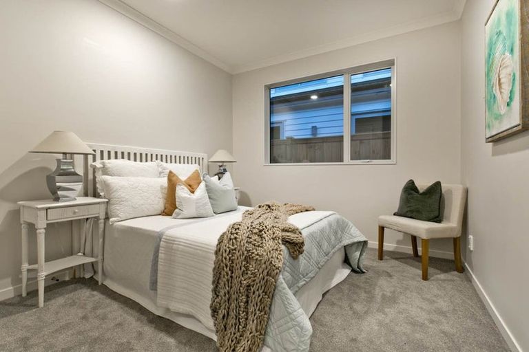 Photo of property in 18 Cassidy Drive, Orewa, 0931