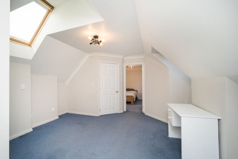 Photo of property in 15 Rothesay Place, Highbury, Palmerston North, 4412