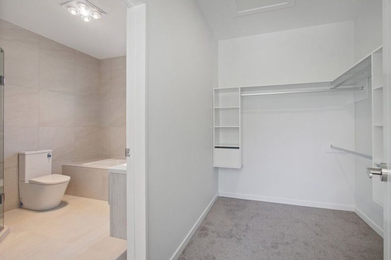 Photo of property in 16 Awa Avenue, Helensville, 0800