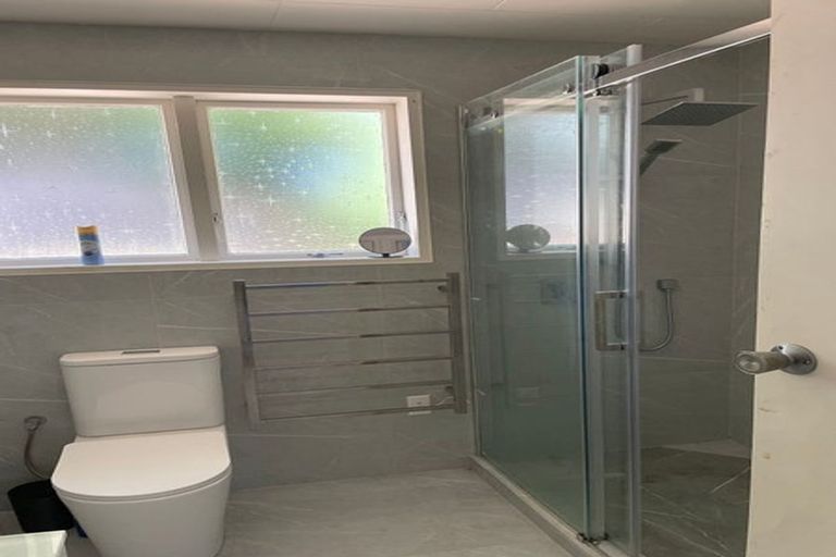 Photo of property in 419 Don Buck Road, Massey, Auckland, 0614